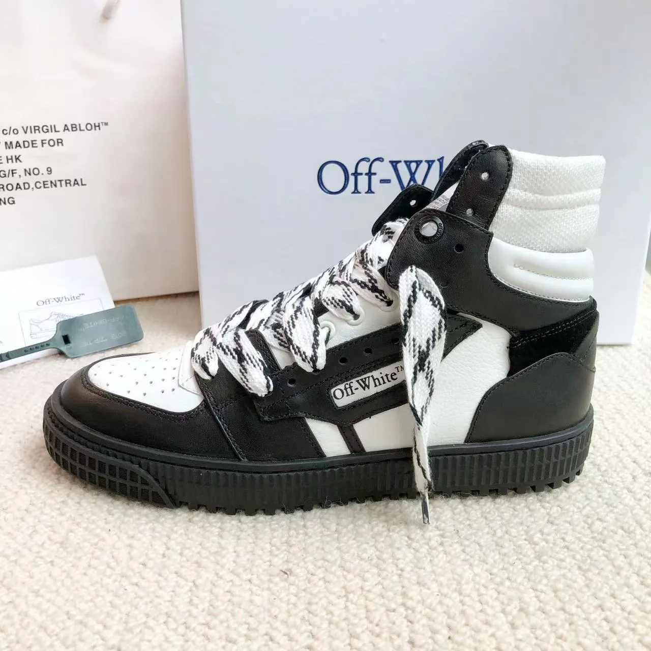 Men's men's shoes P660! 🌈🌈OFF WHITE🌈🌈 ⚡️Couple model⚡️🍓New color🍓 👉Ex-factory price: 130-45 The latest spring model of Gaobang street casual Martin style masterpiece, released the highest quality version on the market 👊 Series original mold opening, original lasting, production technology 1:1 original ➰🔜The best choice for more and more celebrities and Internet celebrities🔸In the classics Changes in the code🔸Innovate in the trend🔸Strive to break away from the shackles of bad street design🔝Although he is not the originator of fashion design, he is definitely a shining dark horse in avant-garde design🐴🆙Do not follow the trend🔅Not universal beauty🔅 Fabric💯First-layer cowhide Lining💯Imported skin-friendly and environmentally friendly polyester mesh Foot pads💯Original molded high-elastic environmentally friendly molding pads Midsole💯Original lasting process Outsole💯Rubber outsole Packaging💯Official website synchronized full set of packaging (brand wrapping paper, brand certificate, brand cloth bag)
